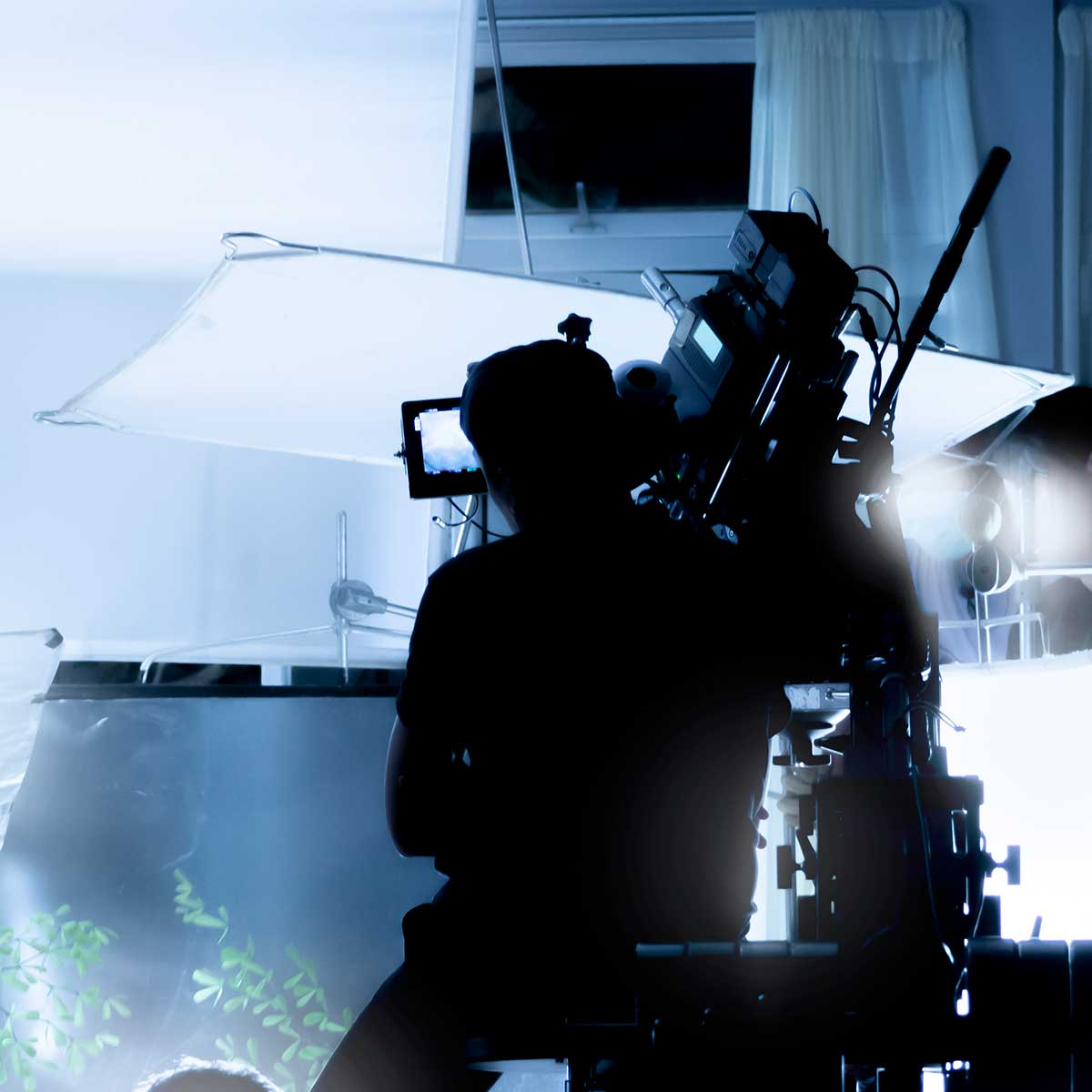 silhouette-image-of-video-production-behind-the-scene-2